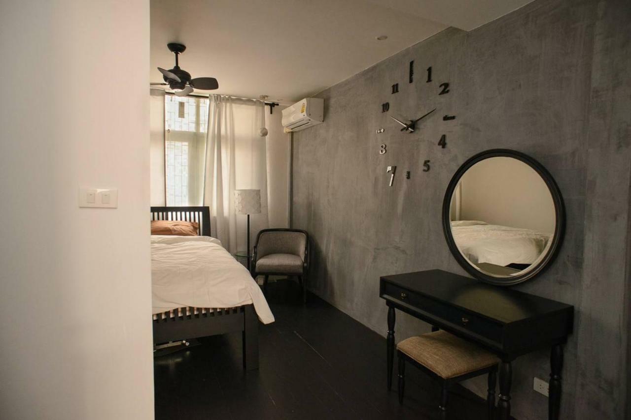 196 Oldtown Chic Hostel Bangkok Ngoại thất bức ảnh